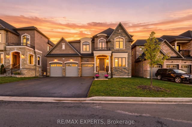 Detached at 211 Stormont Trail, Vaughan, ON L4H 4P6