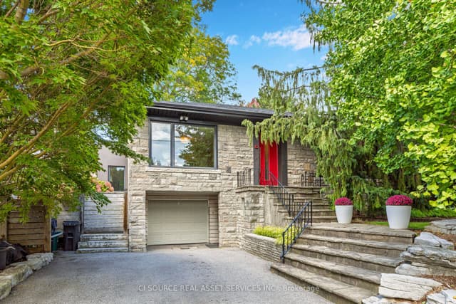 Detached at 10 Red Oaks Crescent, Toronto, ON M4G 1A5, Toronto C11