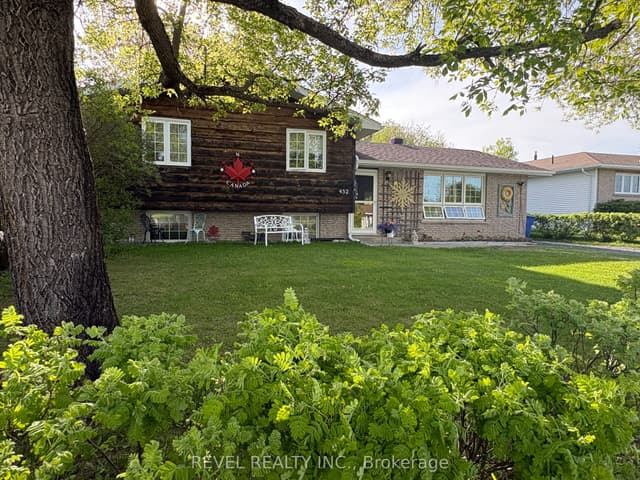 Detached at 452 Eleventh Avenue, Cochrane, ON P0L 1C0