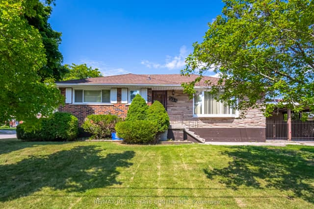 Detached at 524 East 16th Street, Hamilton, ON L9A 4L1