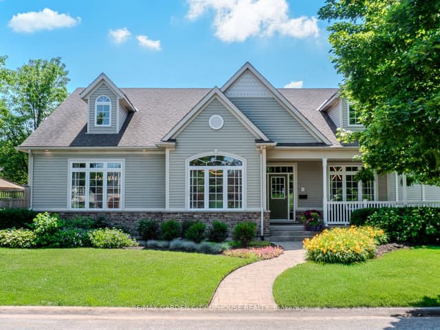 Detached at 45 Oarsman Crescent, St. Catharines, ON L2N 6S7