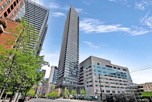 Condo Apartment at 832 Bay Street 204, Toronto, ON M5S 1Z6, Toronto C01