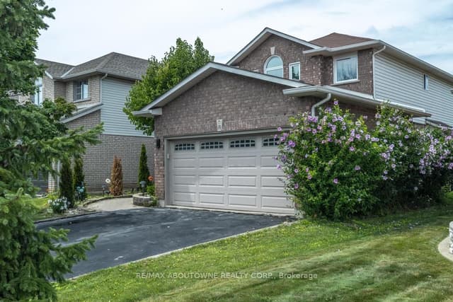Detached at 14 SABLE Drive, Hamilton, ON L9K 1K9