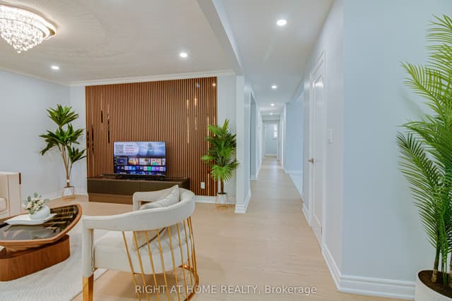Detached at 37 Mason Road, Toronto, ON M1M 3P9, Toronto E08
