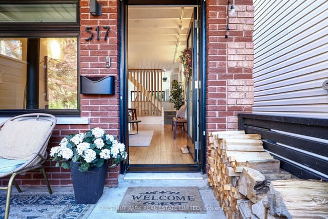 Semi-Detached at 517 Crawford Street, Toronto, ON M6G 3J9, Toronto C01