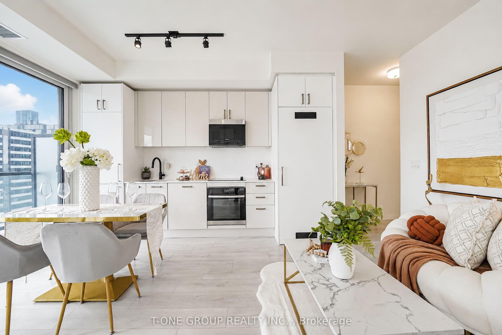 Suite 1803 · Floor 18, Unit 1803 · 280 Dundas St W