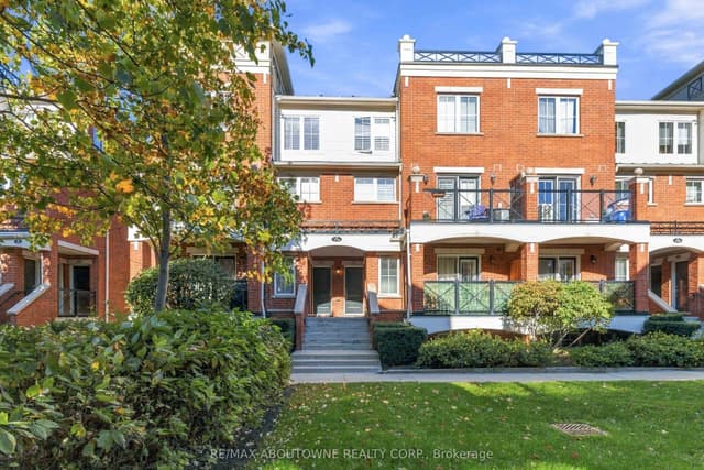 Condo Townhouse at 43 Hays Boulevard 14, Oakville, ON L6H 3J3