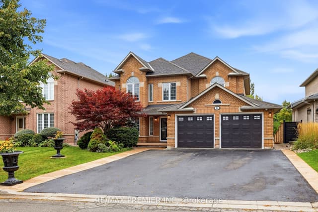 Detached at 16 St Michele Place, Vaughan, ON L4H 1H3