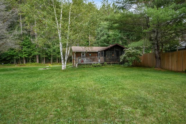 Detached at 29792 Highway 60, South Algonquin, ON K0J 2M0