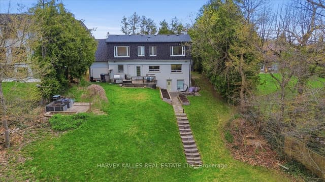 Detached at 72 Walmer Road, Richmond Hill, ON L4C 3X1