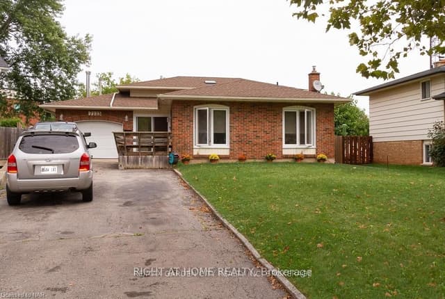 Detached at 7123 BARTO Crescent, Niagara Falls, ON L2G 7G9