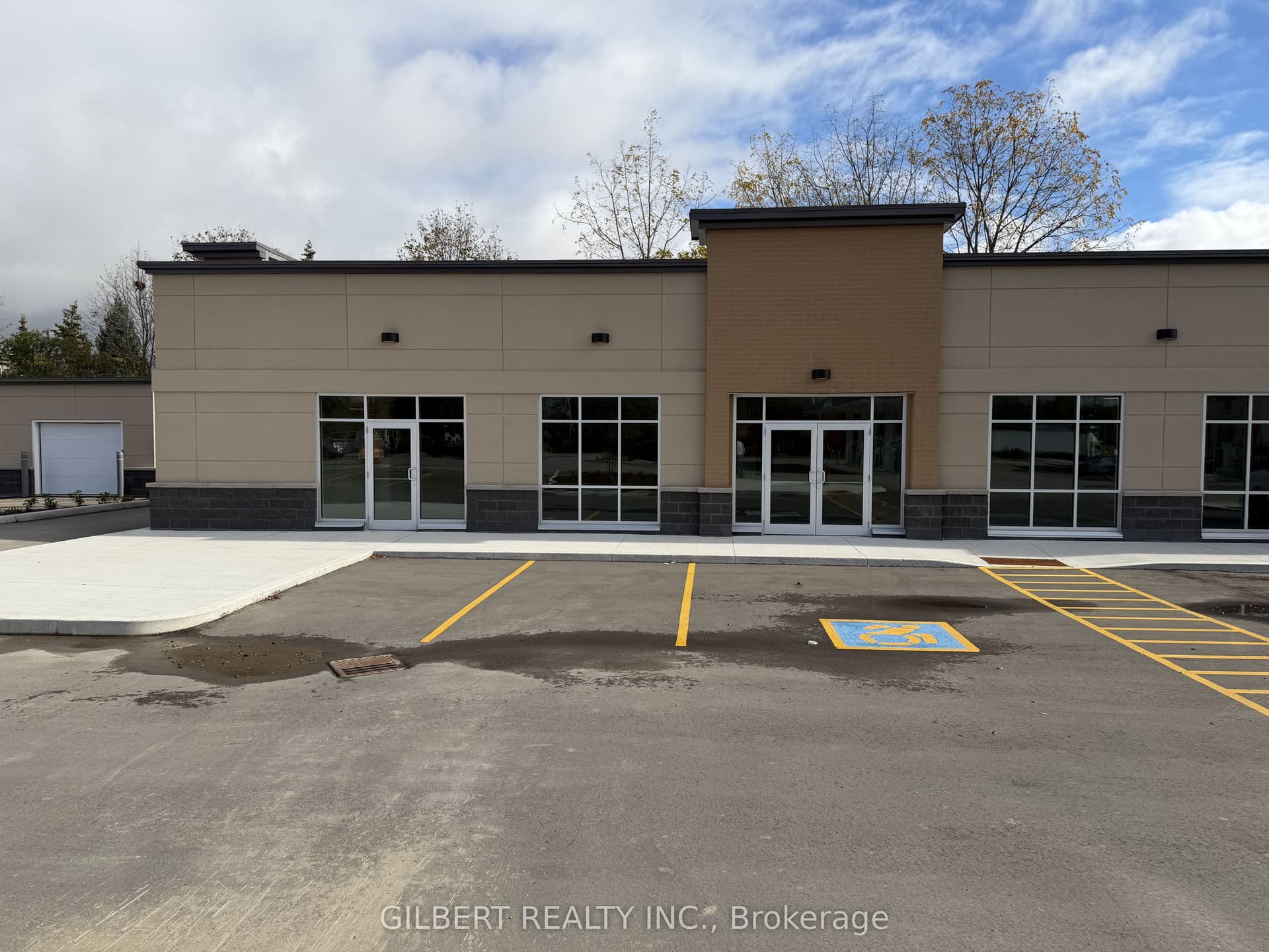 Unit B2-A, Unit B2-A · 432 King St E