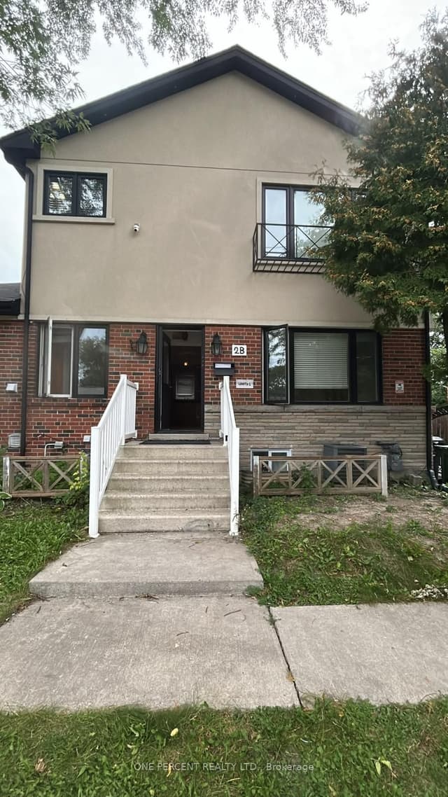 Detached at 2B Dornfell Street (Main), Toronto, ON M2R 2Y6, Toronto C07