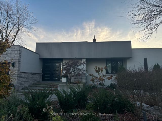 Detached at 37 Michelangelo Boulevard, Brampton, ON L6P 0H1