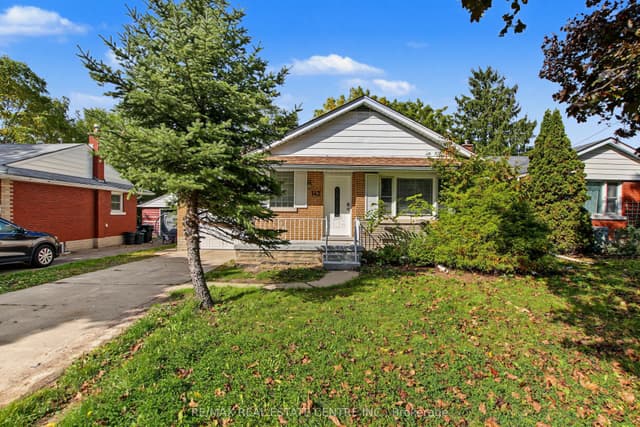 Detached at 143 Elgin Crescent, Waterloo, ON N2J 2S5