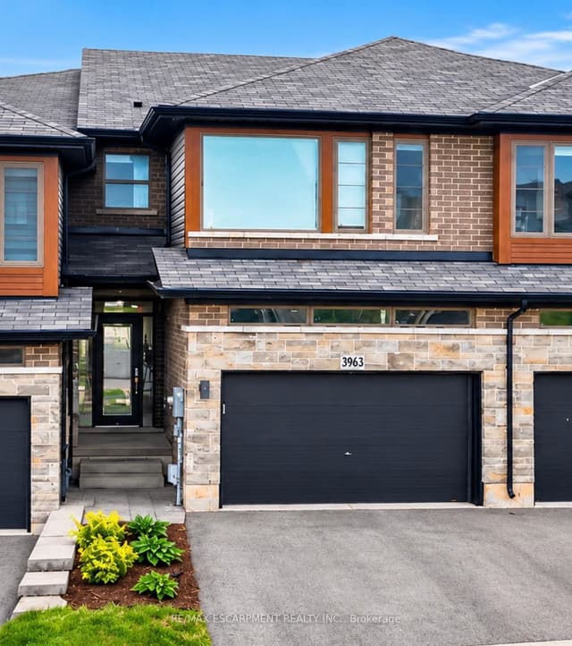 Att/Row/Townhouse at 3963 Crown Street, Lincoln, ON L3J 0T1