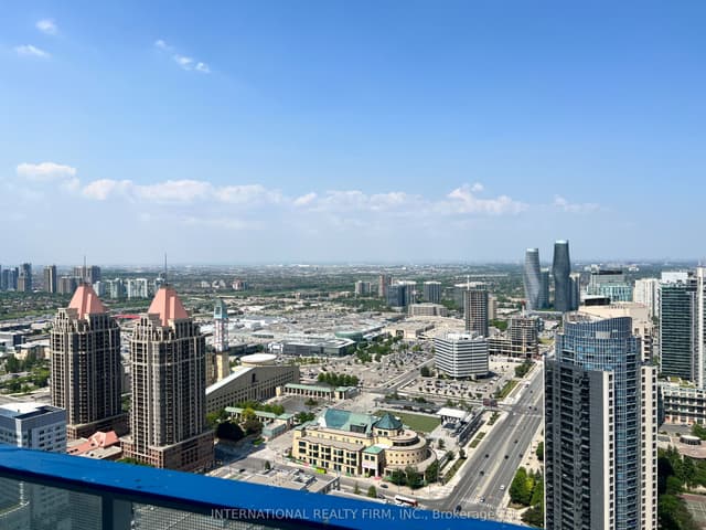 Condo Apartment at 3900 Confederation Parkway 4002, Mississauga, ON L5B 0M3