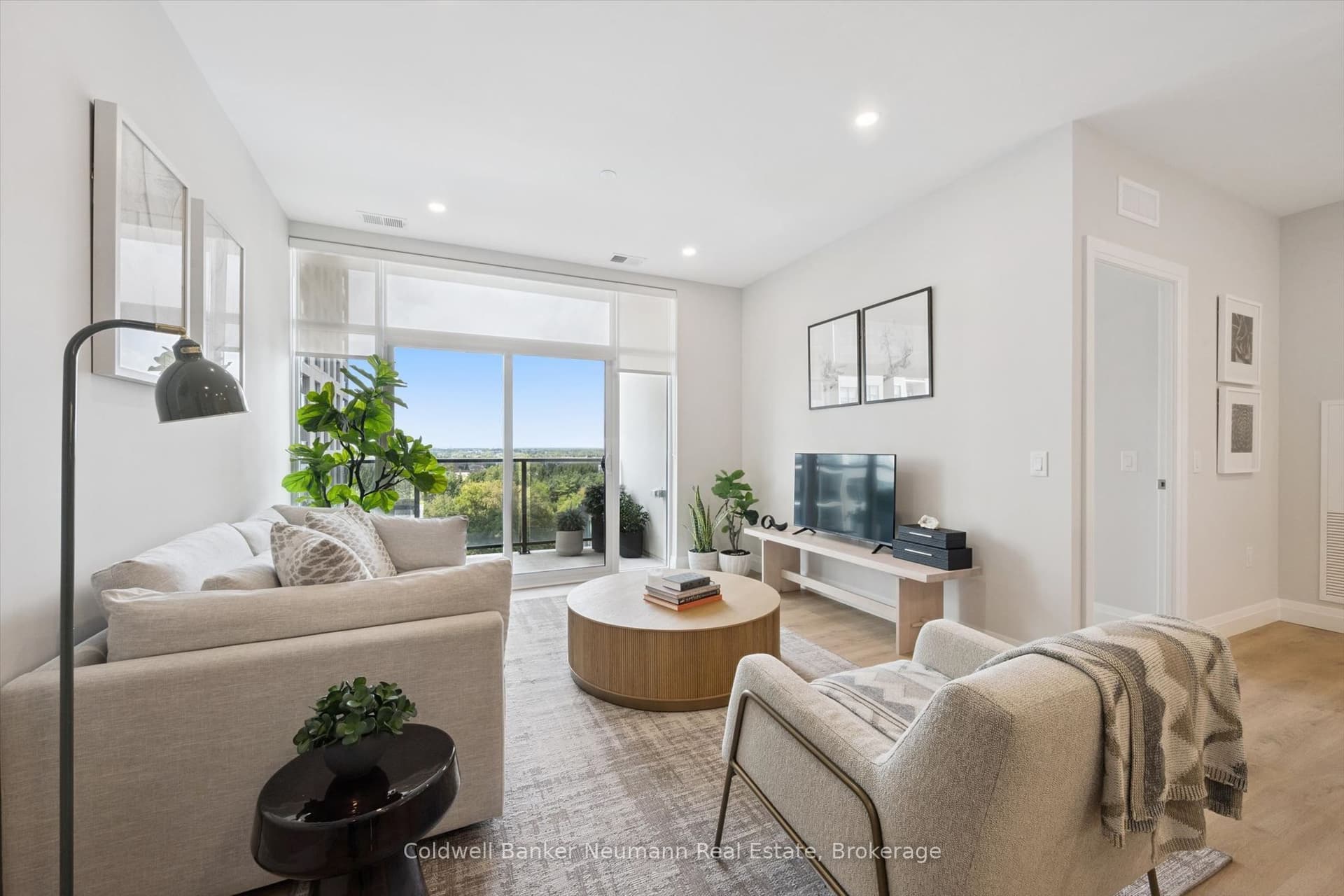 Suite 521 · Floor 5, Unit 521 · 1882 Gordon St