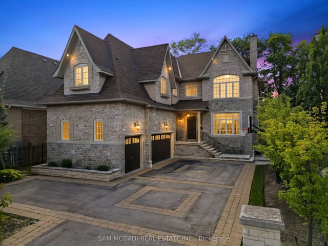 Detached at 725 Queensway W, Mississauga, ON L5C 1A7