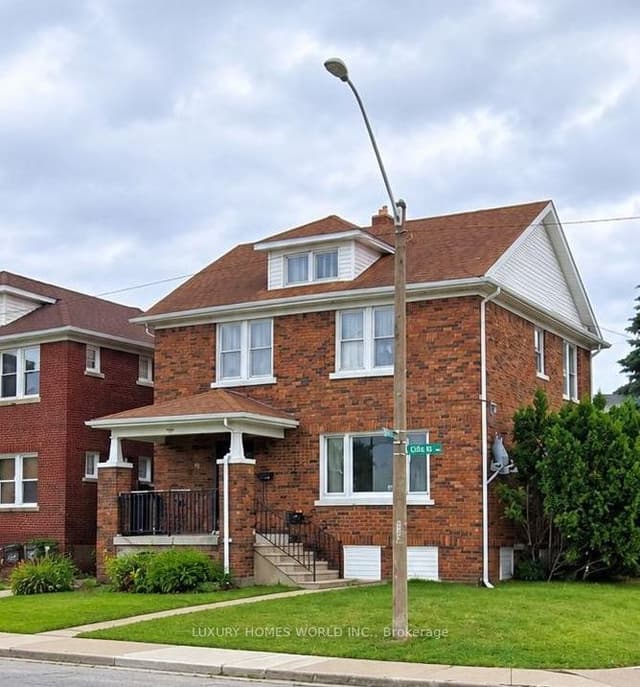 Duplex at 589 Giles Boulevard W, Windsor, ON N9A 6H8