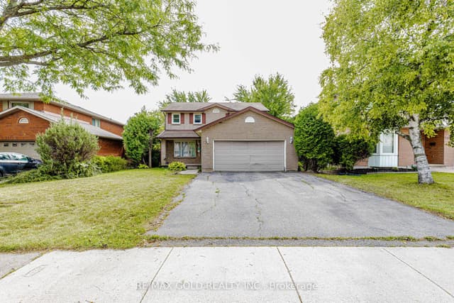Detached at 74 Parkplaza Drive S, Hamilton, ON L8V 5A5