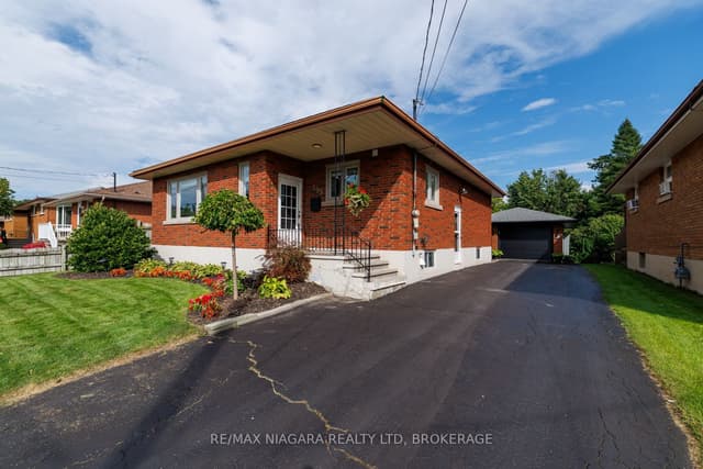Detached at 393 Wellington Street, Port Colborne, ON L3K 2K5