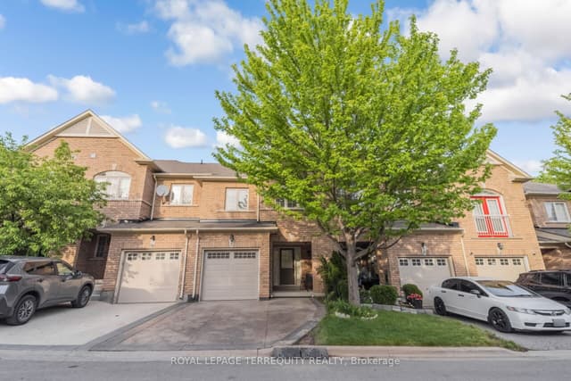 Att/Row/Townhouse at 7 Bamboo Grove, Brampton, ON L6R 0L9
