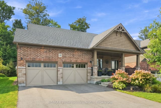 Detached at 19 Selkirk Drive, Huntsville, ON P1H 0C5