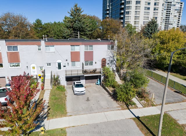 Condo Townhouse at 132 Bonis Avenue, Toronto, ON M1T 2V2, Toronto E05