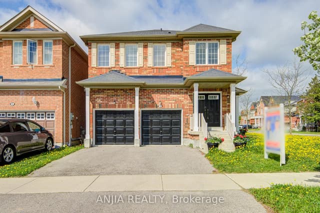 Detached at 2 Horn Street, Whitchurch-Stouffville, ON L4A 0X9
