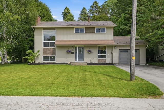 Detached at 2595 6th Avenue W, Owen Sound, ON N4K 5J7