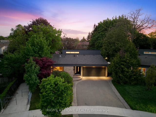 Detached at 6415 Dunray Court, Mississauga, ON L5N 1E7