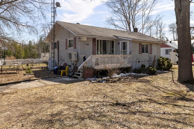 Detached at 2121 Klondike Park Road, Wasaga Beach, ON L9Z 2W9