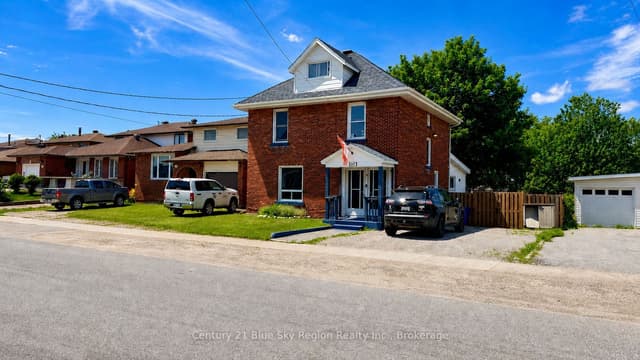 Detached at 647 Douglas Street, North Bay, ON P1B 5N9