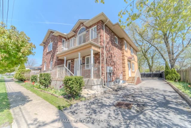 Triplex at 8006 Norton Street S, Niagara Falls, ON L2G 6R9