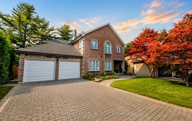 Detached at 1665 Asgard Drive, Mississauga, ON L5E 3G5