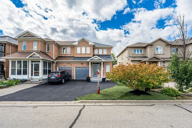Att/Row/Townhouse at 211 Wildberry Crescent, Vaughan, ON L4H 2H7