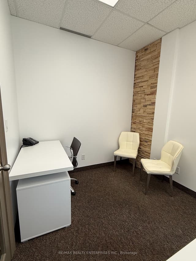 Office at 125 Lakeshore Road E C-01, Mississauga, ON L5H 1A8