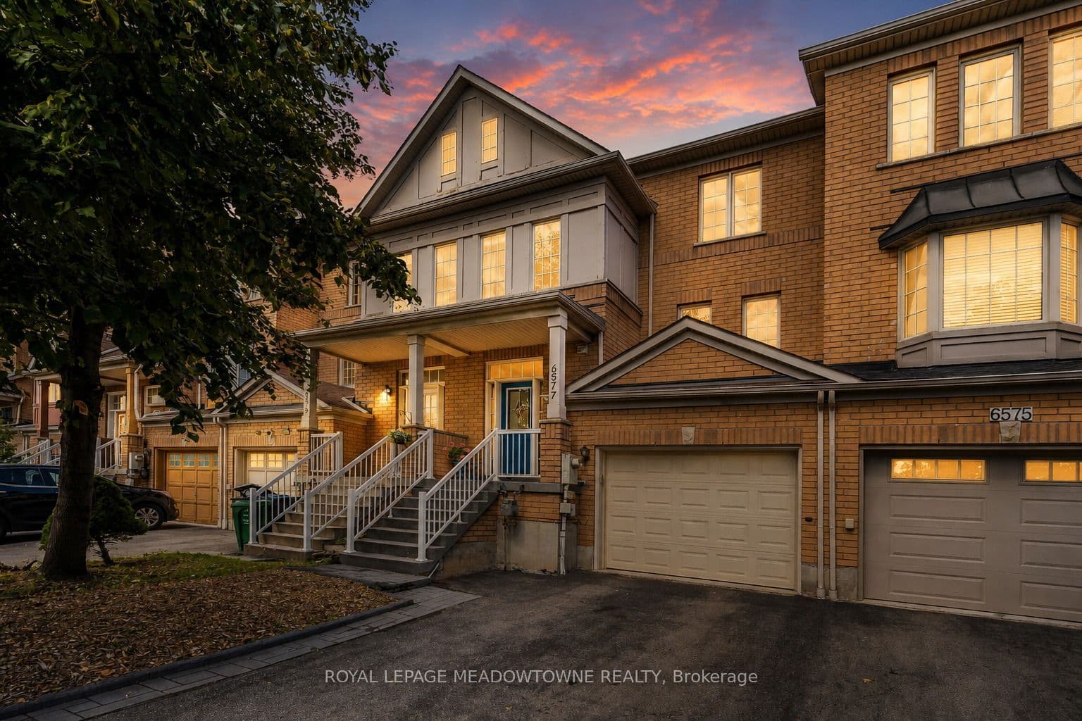 6577 Jazzy Mews in L5W