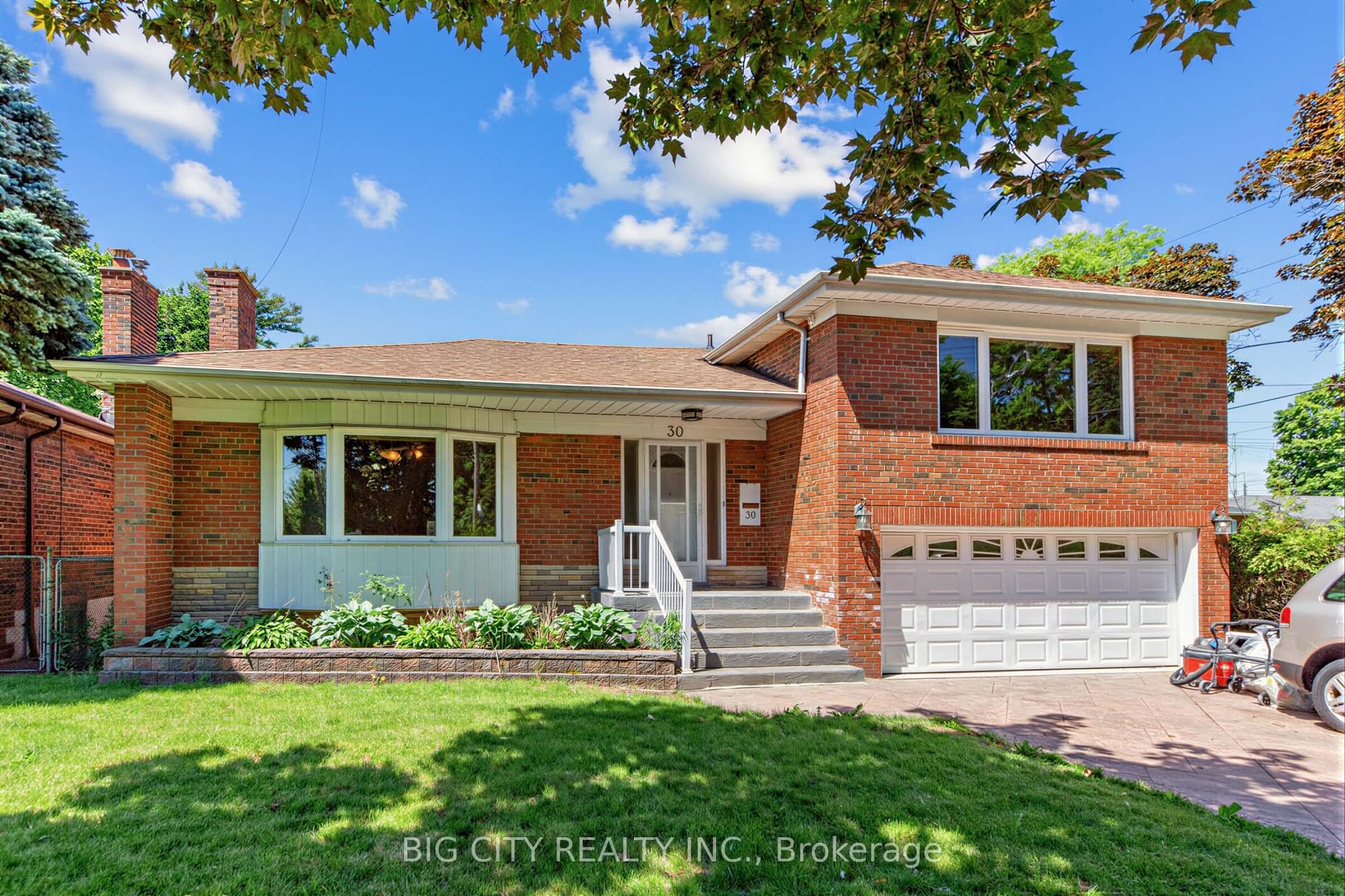 Unit Main/Upper · 30 Lozoway Dr