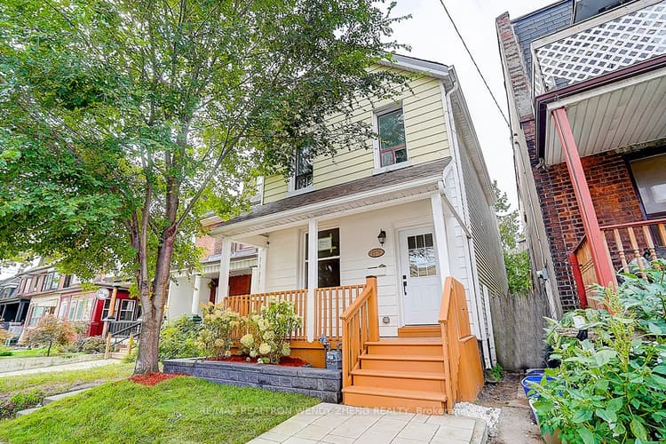 2179 Dundas Street