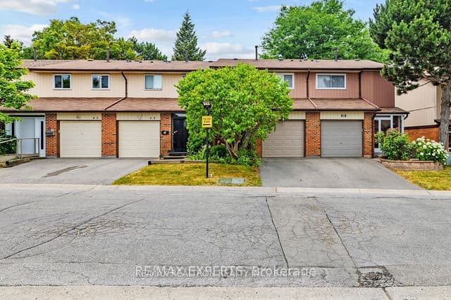 Condo Townhouse at 30 W Dundalk Drive 44, Toronto, ON M1P 2W5, Toronto E04