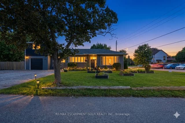 Detached at 2180 Dixie Road, Mississauga, ON L4Y 1Z3
