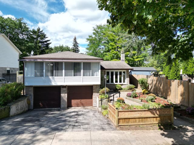 Detached at 5081 Brady Avenue, Burlington, ON L7L 3X5