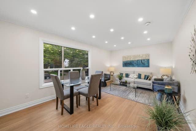 Detached at 82 Scarborough Heights Boulevard, Toronto, ON M1M 2V4, Toronto E08