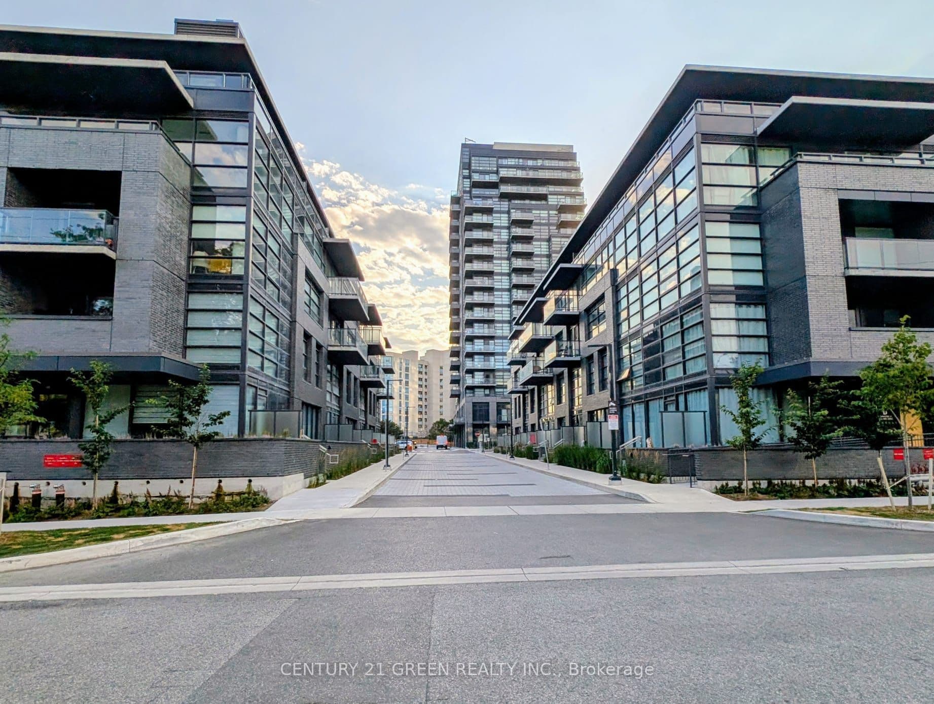 Suite 323C, Unit 323C · 1612 Charles St