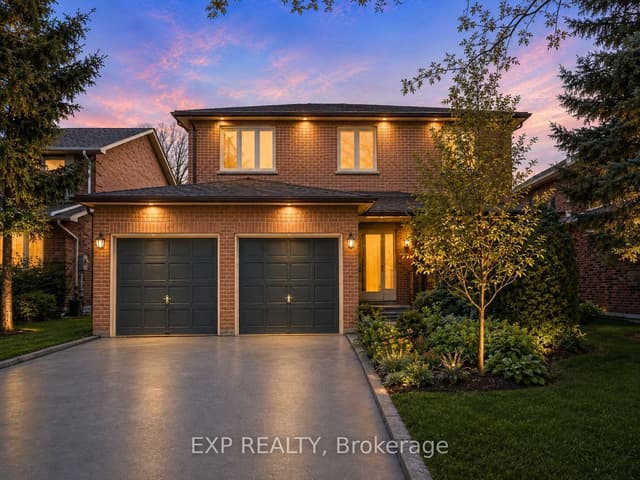 Detached at 51 Sanderson Crescent, Richmond Hill, ON L4C 5L5