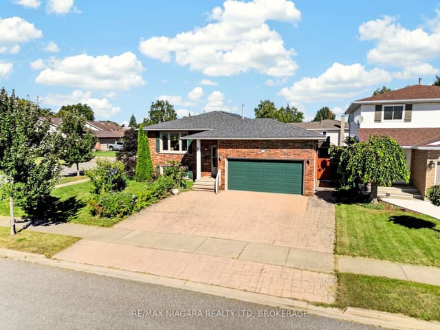 Detached at 7905 Salisbury Place, Niagara Falls, ON L2H 2W7
