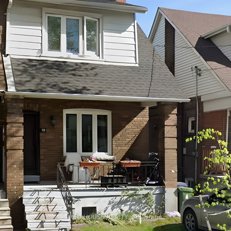 32 Glebeholme Boulevard