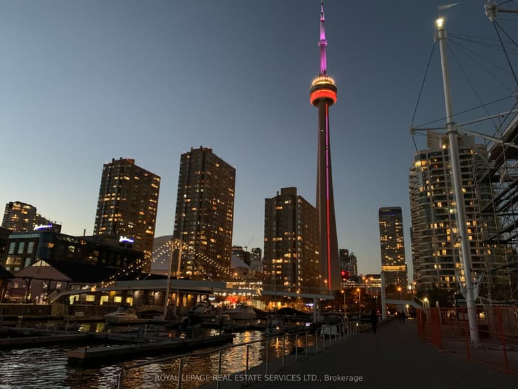 250 Queens Quay